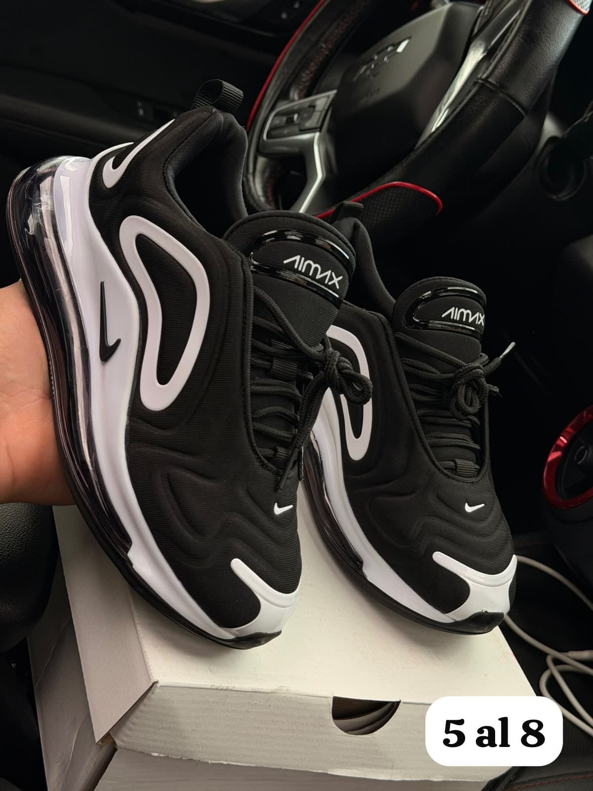 Tenis Nike Air Max 720 negro y blanco