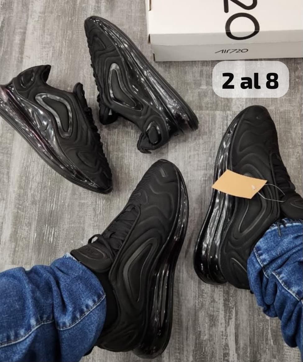 Tenis Nike Air Max 720 negros